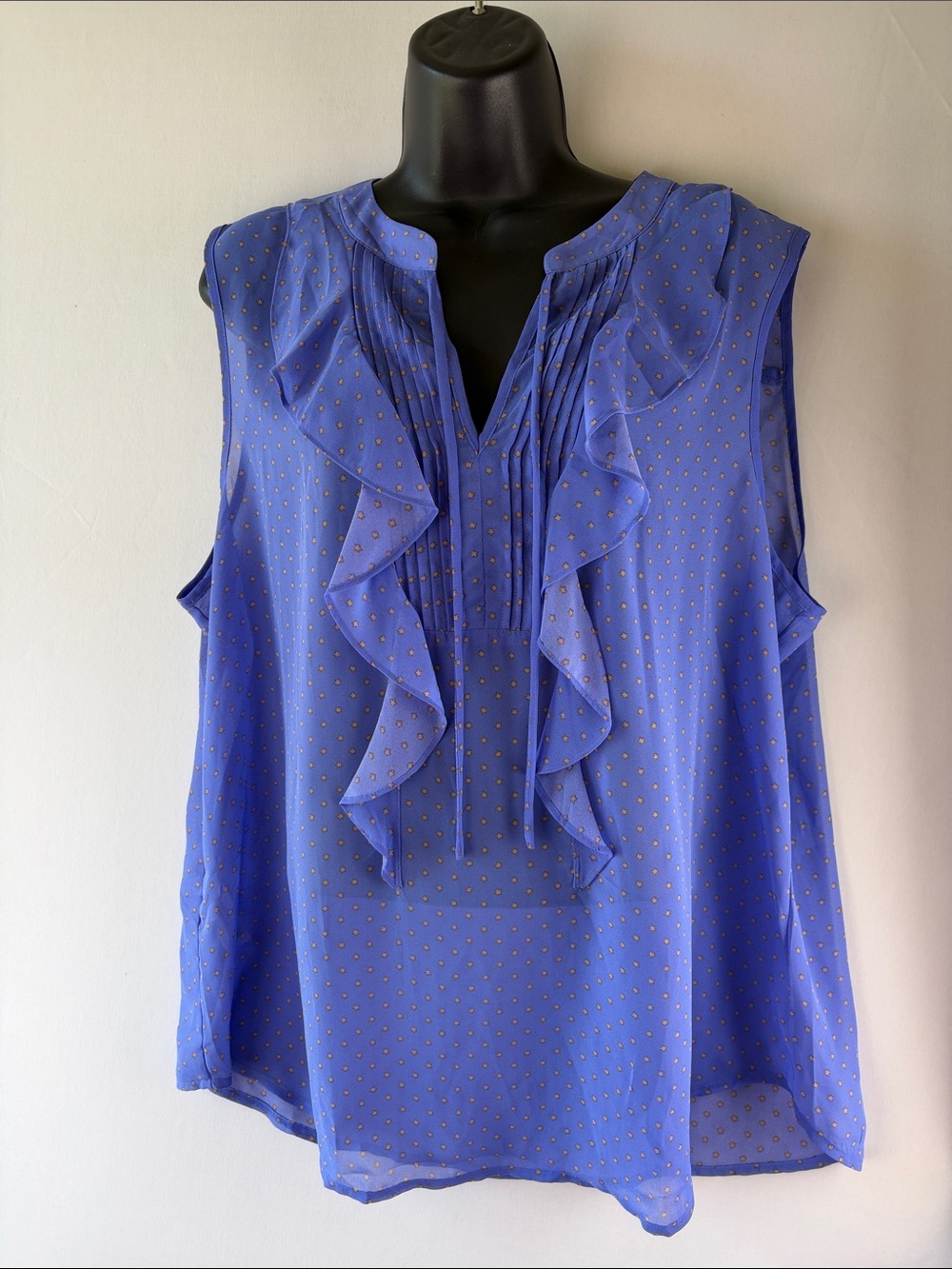 LOFT XL Periwinkle Blue Sleeveless Ruffle V-Neck Blouse with Dot Print